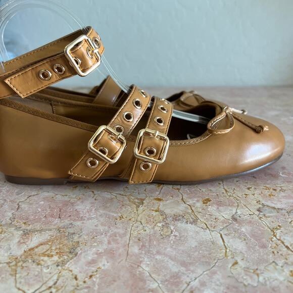 Cider Tan Gold Strappy Grommet Mary Jane Flats Womens 41 NWT - Picture 14 of 14